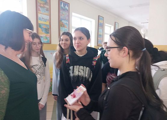 Grafika 3: Pani Bernadeta Czerwionka odchodzi na emeryturę