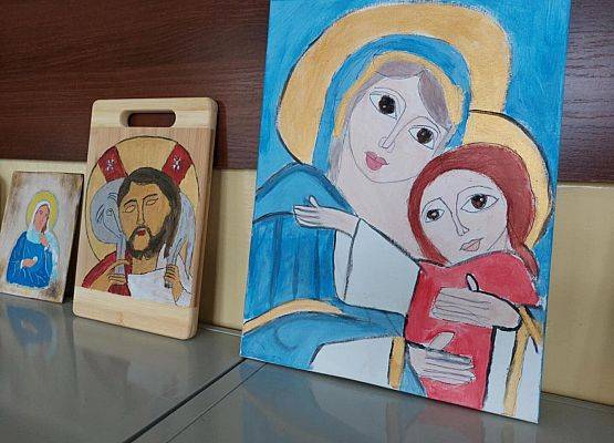 Grafika 6: Wystawa ikon, wykonanych na plastyce przez naszych uczniów