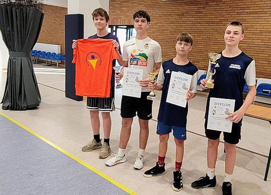 Grafika 5: Świetny występ naszych uczniów w Turnieju Badmintona o Puchar Dyrektora SP Łeba
