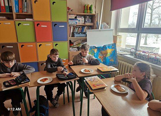 Grafika 17: Dzień Pizzy w klasach IIIA i IIIB