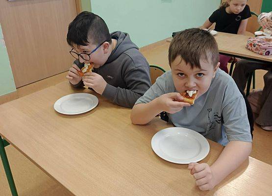 Grafika 4: Dzień Pizzy w klasach IIIA i IIIB