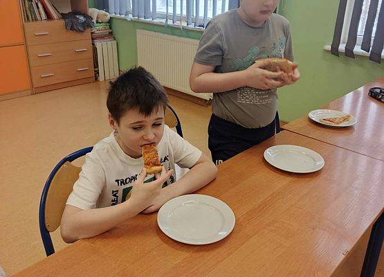 Grafika 5: Dzień Pizzy w klasach IIIA i IIIB