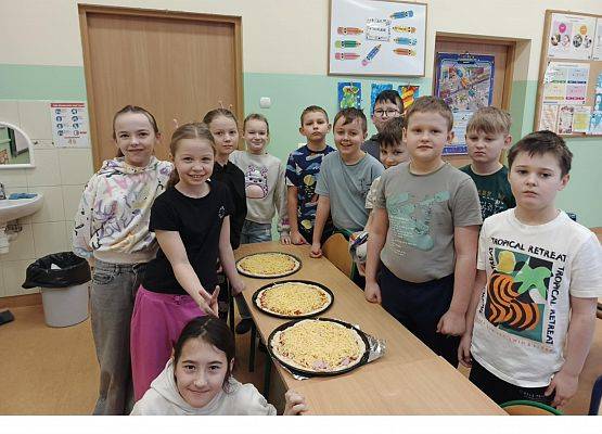 Grafika 7: Dzień Pizzy w klasach IIIA i IIIB