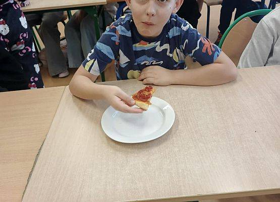 Grafika 8: Dzień Pizzy w klasach IIIA i IIIB