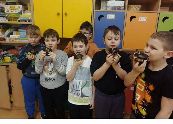 Grafika 8: Obchody Tłustego Czwartku w kl. I-III