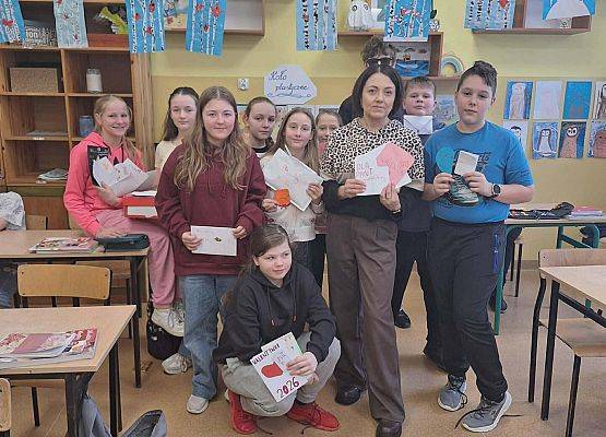 Grafika 1: Poczta Walentynkowa