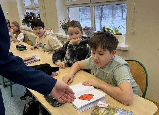 Grafika 11: Poczta Walentynkowa