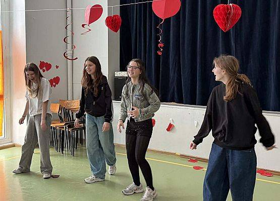 Grafika 6: Dyskoteka walentynkowa