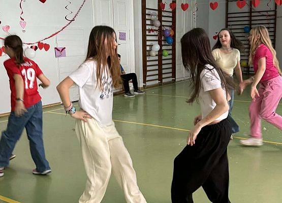 Grafika 7: Dyskoteka walentynkowa