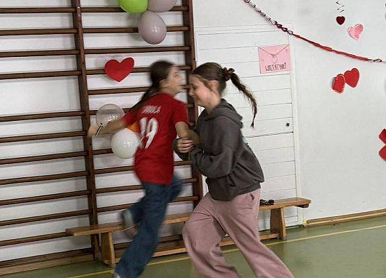 Grafika 18: Dyskoteka walentynkowa