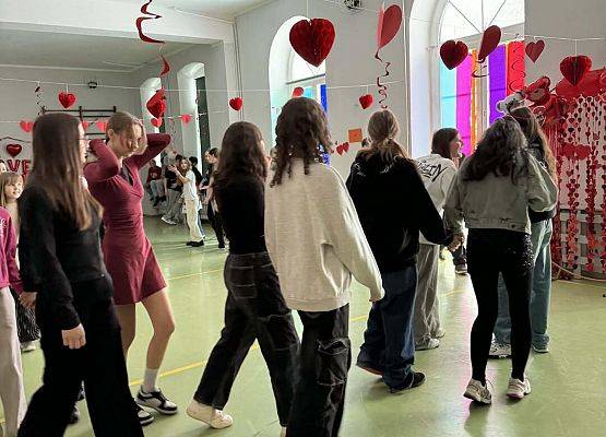 Grafika 19: Dyskoteka walentynkowa