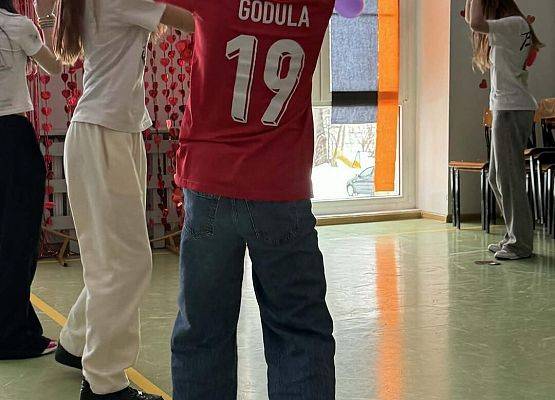 Grafika 20: Dyskoteka walentynkowa