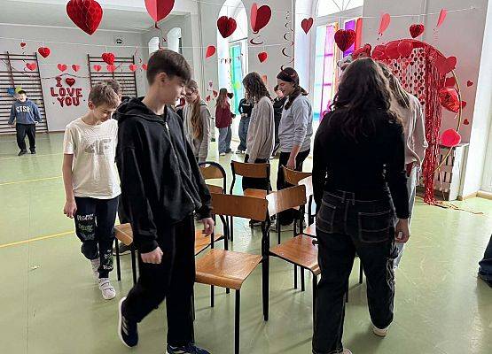 Grafika 26: Dyskoteka walentynkowa