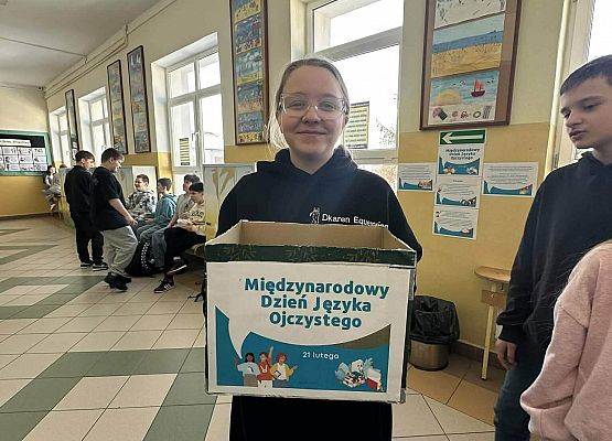 Grafika 7: Szkolne obchody Międzynarodowego Dnia Języka Ojczystego