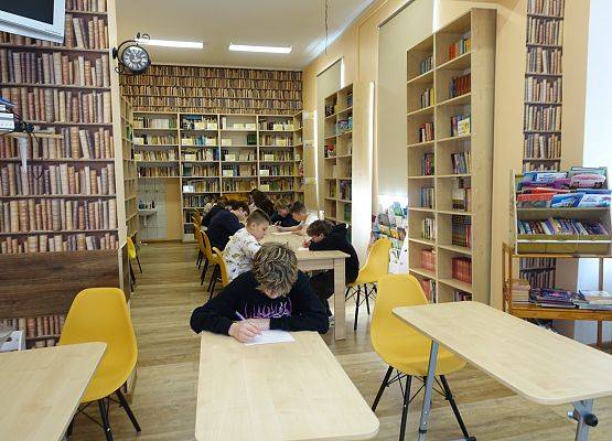 Grafika 3: Szkolne obchody Międzynarodowego Dnia Języka Ojczystego