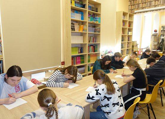 Grafika 4: Szkolne obchody Międzynarodowego Dnia Języka Ojczystego