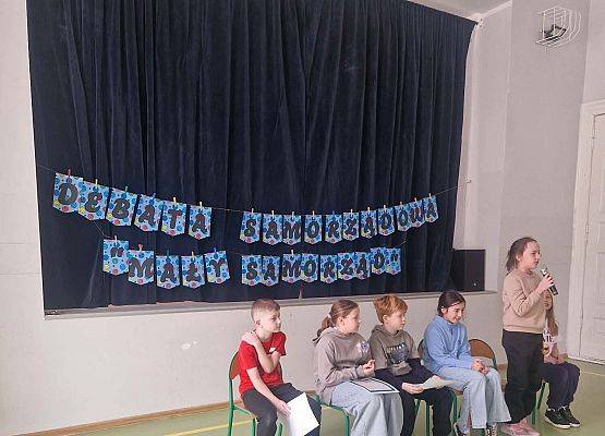 Grafika 1: Debata kandydatów do Małego Samorządu i wyniki wyborów