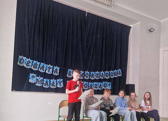 Grafika 5: Debata kandydatów do Małego Samorządu i wyniki wyborów