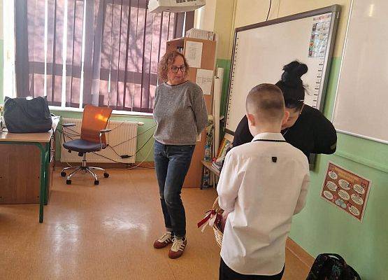 Grafika 5: Życzenia Małego Samorządu klas I-III z okazji Dnia Kobiet