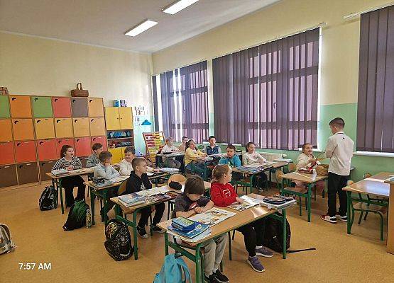 Grafika 13: Życzenia Małego Samorządu klas I-III z okazji Dnia Kobiet