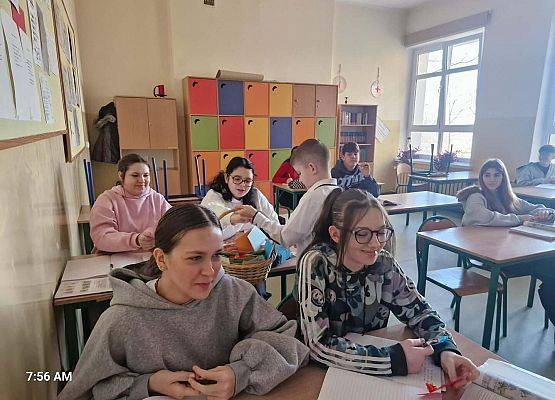 Grafika 15: Życzenia Małego Samorządu klas I-III z okazji Dnia Kobiet