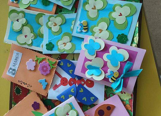 Grafika 1: Dzień Kobiet w świetlicy szkolnej