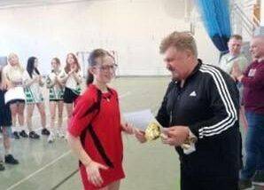 Grafika 2: II miejsce drużyny dziewcząt w piłce ręcznej w rozgrywkach powiatowych!