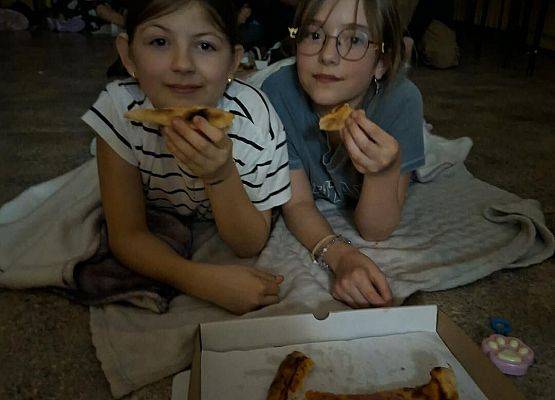 Grafika 2: Piątkowy wieczór integracyjny czwartoklasistów, 27.03.2026