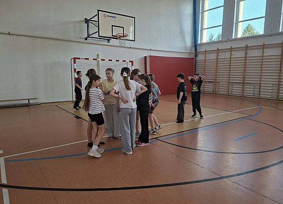 Grafika 6: Piątkowy wieczór integracyjny czwartoklasistów, 27.03.2026