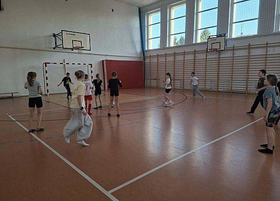 Grafika 10: Piątkowy wieczór integracyjny czwartoklasistów, 27.03.2026