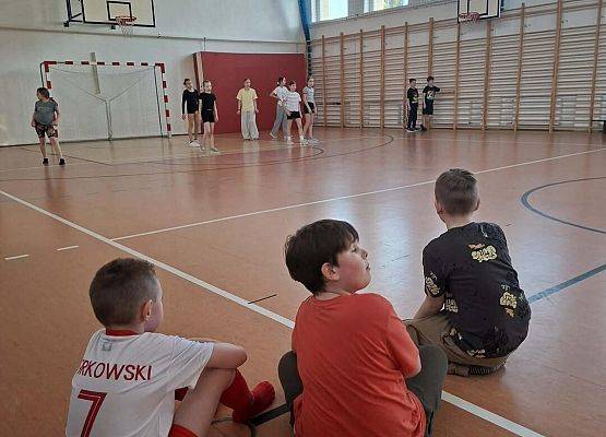 Grafika 13: Piątkowy wieczór integracyjny czwartoklasistów, 27.03.2026