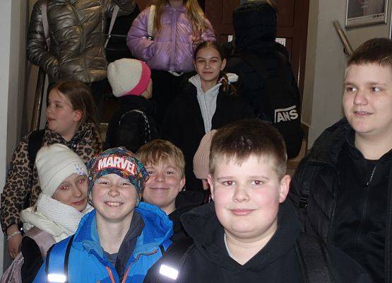 Grafika 2: Przedświąteczny wyjazd do kina kl. V-VIII