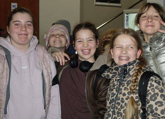 Grafika 1: Przedświąteczny wyjazd do kina kl. V-VIII