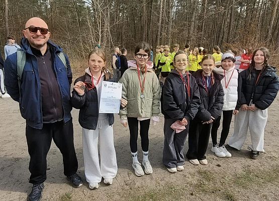 Grafika 5: Chłopcy starsi z naszej szkoły mistrzami powiatu w biegach przełajowych! 