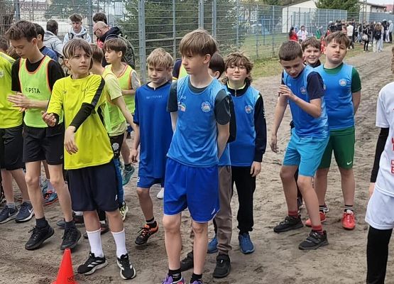 Grafika 10: Chłopcy starsi z naszej szkoły mistrzami powiatu w biegach przełajowych! 