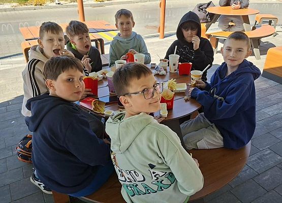 Grafika 6: Klasa IVA w teatrze na "Niekończącej się opowieści"