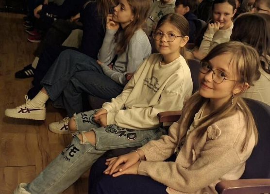 Grafika 7: Klasa IVA w teatrze na "Niekończącej się opowieści"