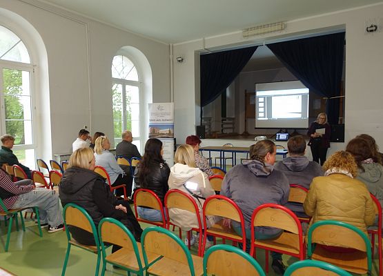 Grafika 8: Relacja z konferencji na temat doradztwa zawodowego dla naszych ósmoklasistów i ich rodziców