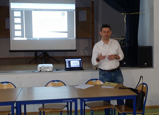 Grafika 9: Relacja z konferencji na temat doradztwa zawodowego dla naszych ósmoklasistów i ich rodziców