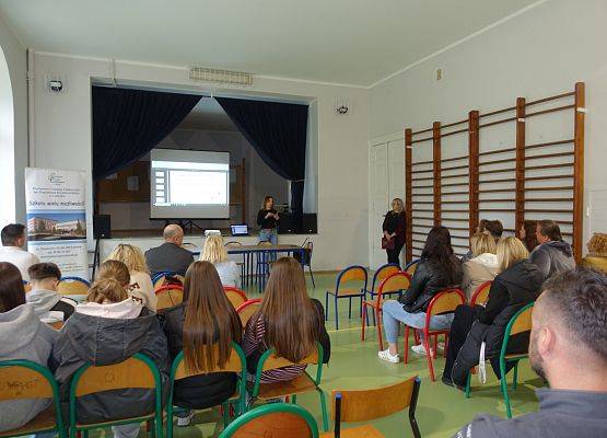 Grafika 13: Relacja z konferencji na temat doradztwa zawodowego dla naszych ósmoklasistów i ich rodziców