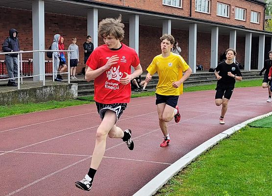Grafika 2: Grad medali w powiatowych zawodach lekkoatletycznych w Lęborku