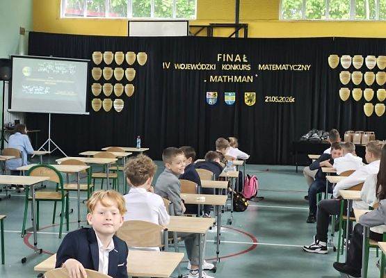 Grafika 1: Stanisław Mazurkiewicz z kl. IIIB został laureatem "MATHMANA" w Redkowicach