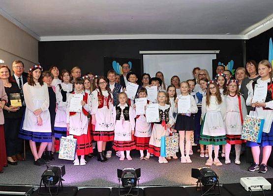 Grafika 3: Wyróżnienie dla Zosi Wickiej Eliminacjach Powiatowych Konkursu „Rodnô Mòwa”