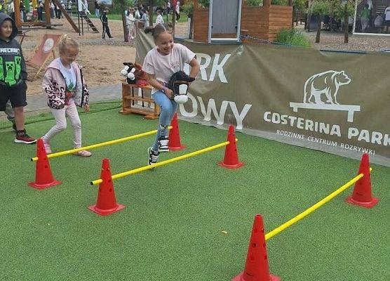 Grafika 11: Uczniowie klasy Ia odwiedzili dziś Costerina Park w Kościerzynie