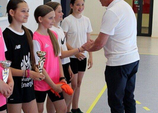 Grafika 24: Sukcesy naszych badmintonistów w Międzyszkolnym Turnieju w Łebie