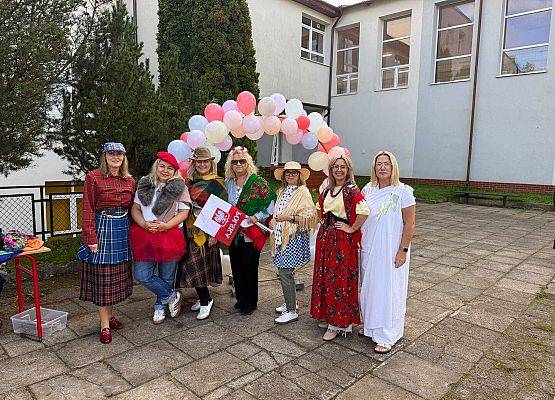 Grafika 8: Obchody Dnia Języków Obcych w naszej szkole