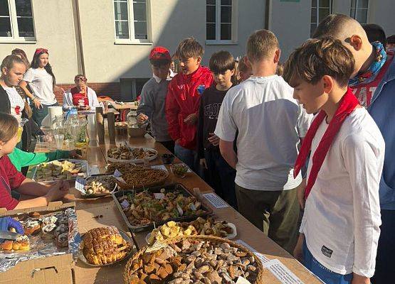 Grafika 46: Obchody Dnia Języków Obcych w naszej szkole