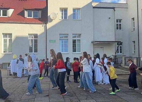 Grafika 87: Obchody Dnia Języków Obcych w naszej szkole