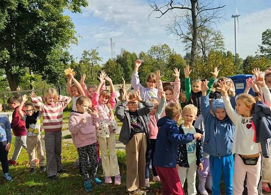 Grafika 13: Uczniowie I-III naszej szkoły zaangażowali się w akcję Sprzątania Świata