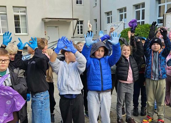 Grafika 16: Uczniowie I-III naszej szkoły zaangażowali się w akcję Sprzątania Świata